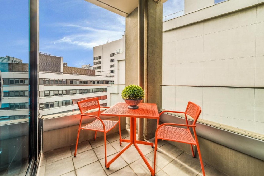 Waterfront Melbourne Apartments