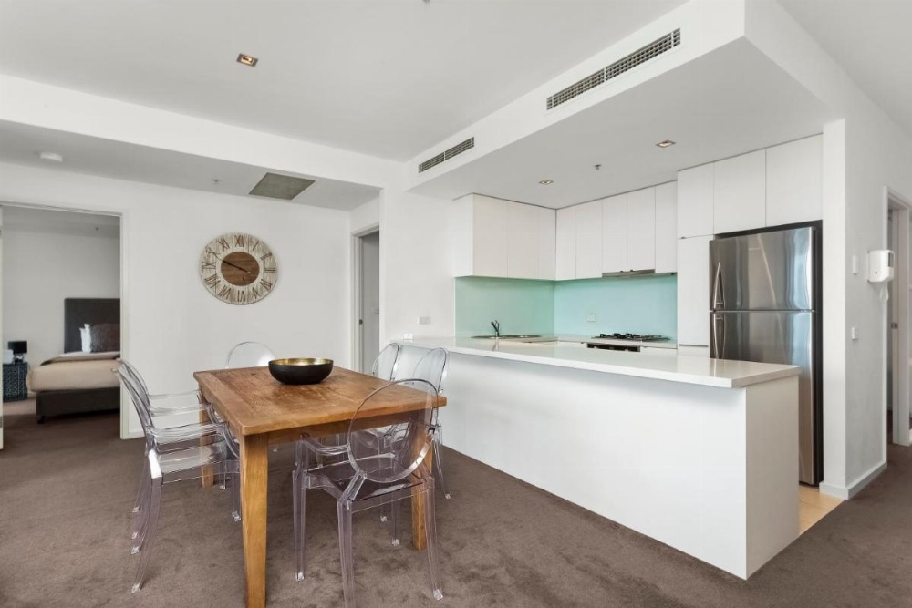 Waterfront Melbourne Apartments Image 12