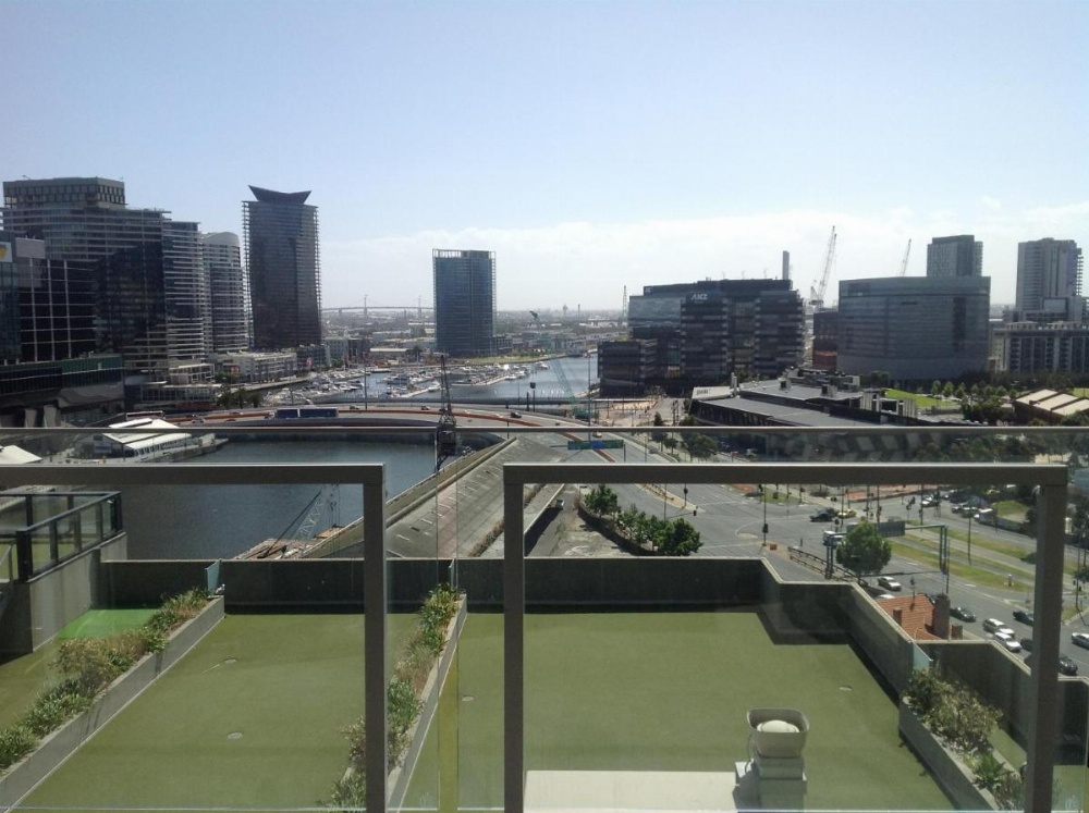 Waterfront Melbourne Apartments Image 14