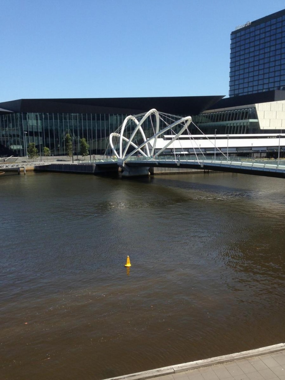 Waterfront Melbourne Apartments Image 15