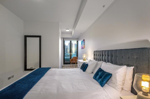 Waterfront Melbourne Apartments image 24