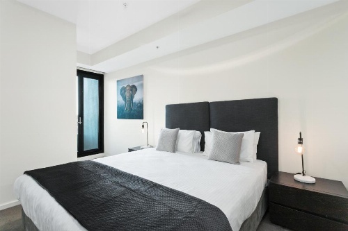 Waterfront Melbourne Apartments image 30