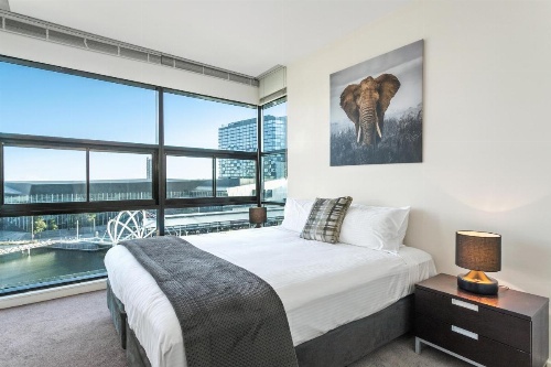 Waterfront Melbourne Apartments image 32