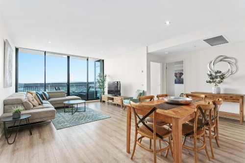 Waterfront Melbourne Apartments image 33