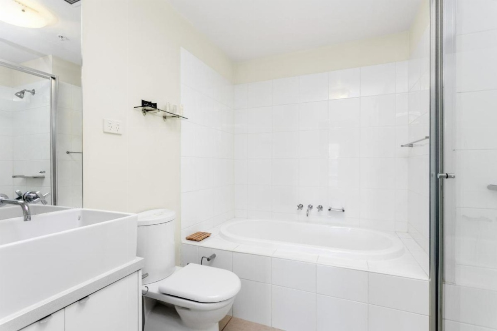 Waterfront Melbourne Apartments Image 36