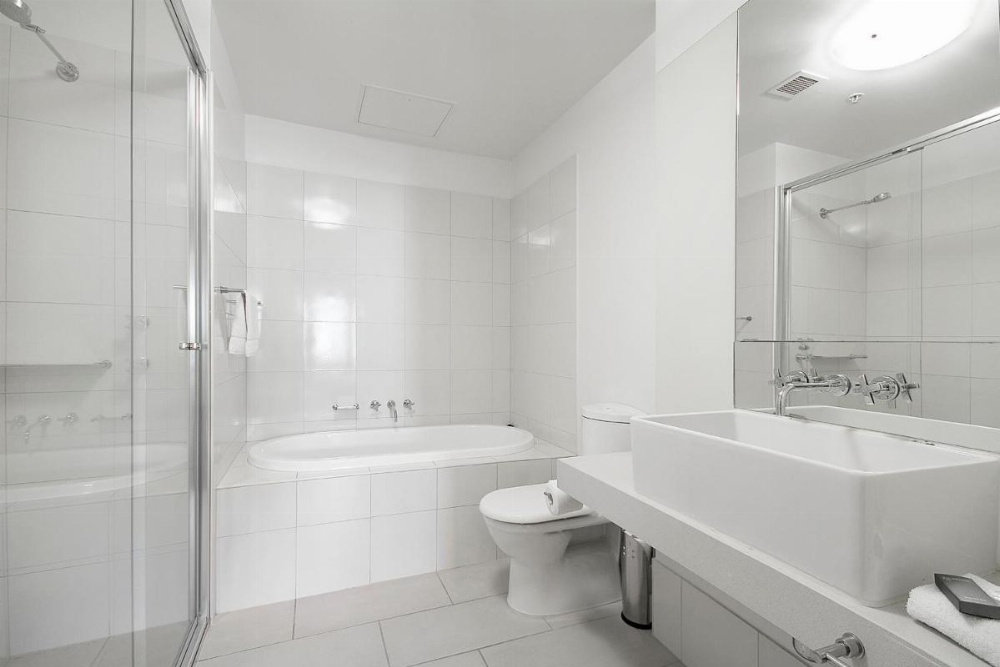 Waterfront Melbourne Apartments Image 38