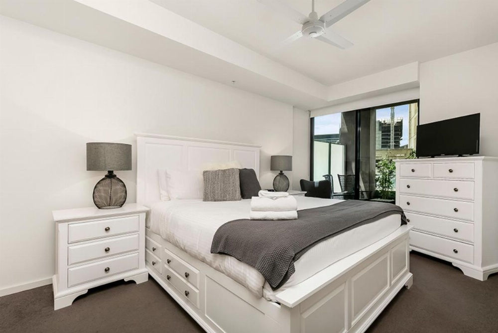 Waterfront Melbourne Apartments Image 43