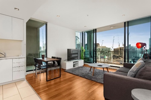 Waterfront Melbourne Apartments image 5